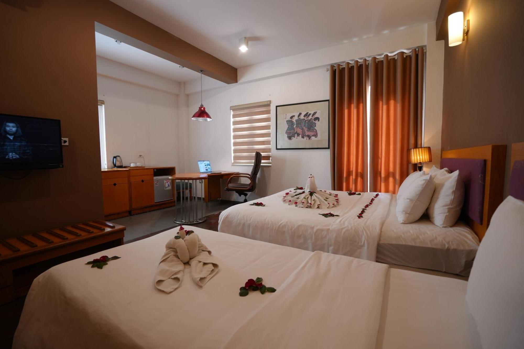 Hanoi Golden Sunshine Villa Hotel And Travel Exterior photo